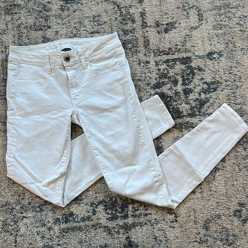 American Eagle white jegging in size regular 2.
